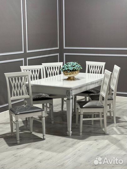 Новые стол и стулья