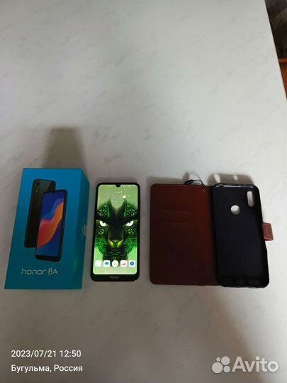 Телефон honor 8а