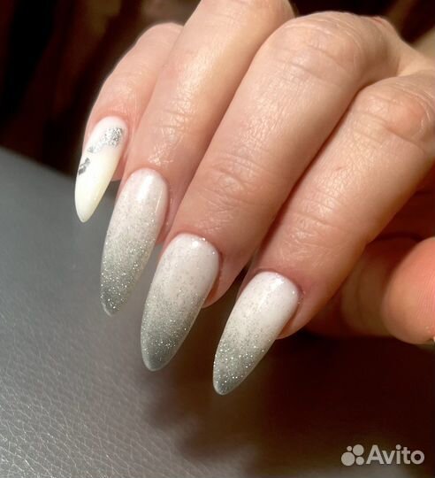 Наращивание ногтейПокрытие с укреплением гелем