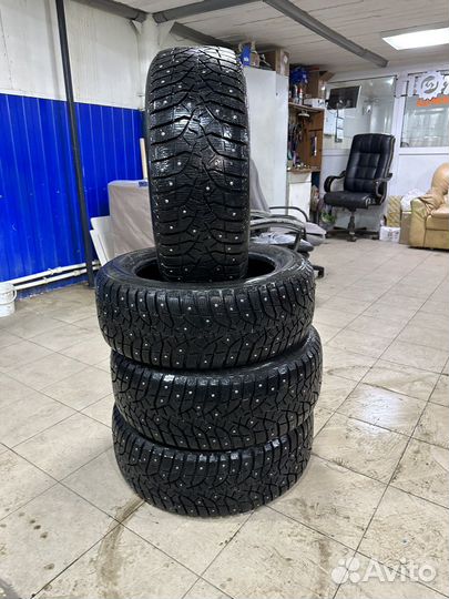 Bridgestone Blizzak Spike-02 SUV 235/55 R18