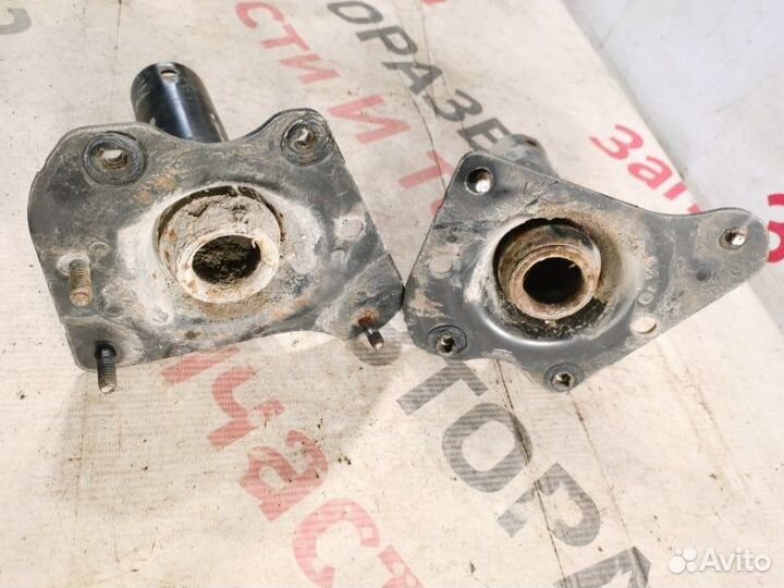 Кронштейн усилителя бампера задний Ford Mondeo