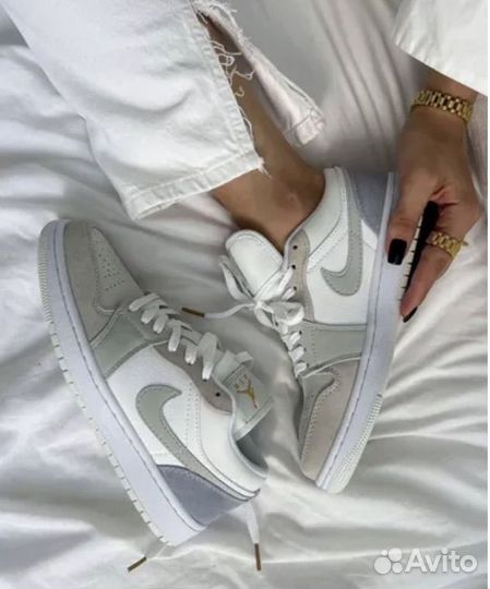 Кроссовки женские Nike Air Jordan 1 Low