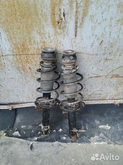 Стойки передние VW Polo, Skoda Rapid