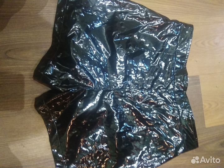 Лаковые шорты