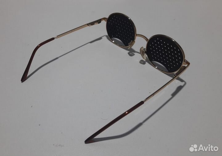 Очки перфорационные, тренажер для коррекции зрения