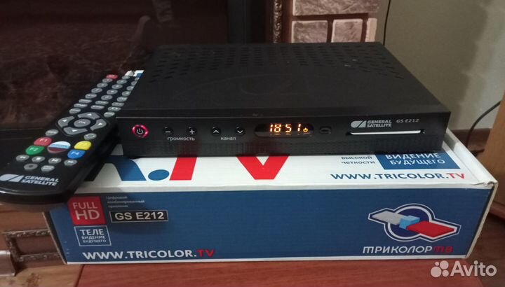 Спутниковый и эфирный ресивер GS E212 Триколор тв