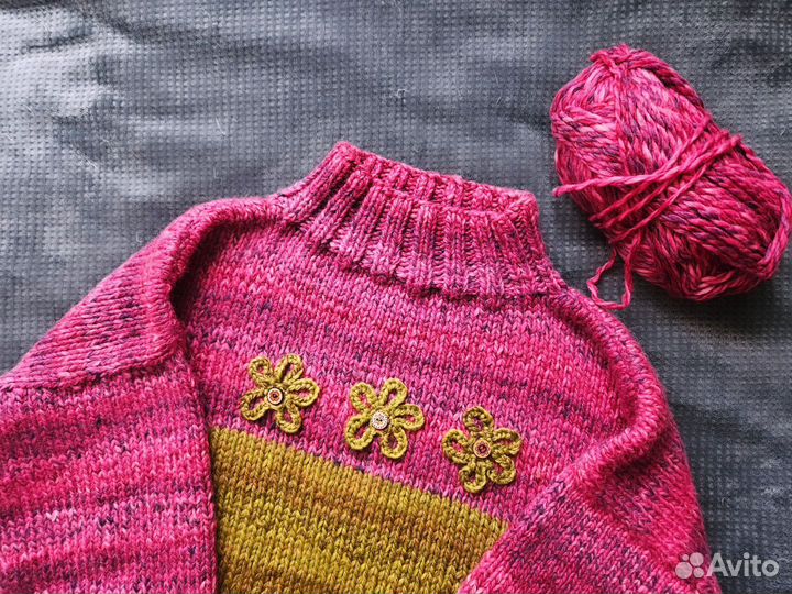 Свитер новый ручной работы