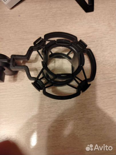 Студийный микрофон и звуковая карта