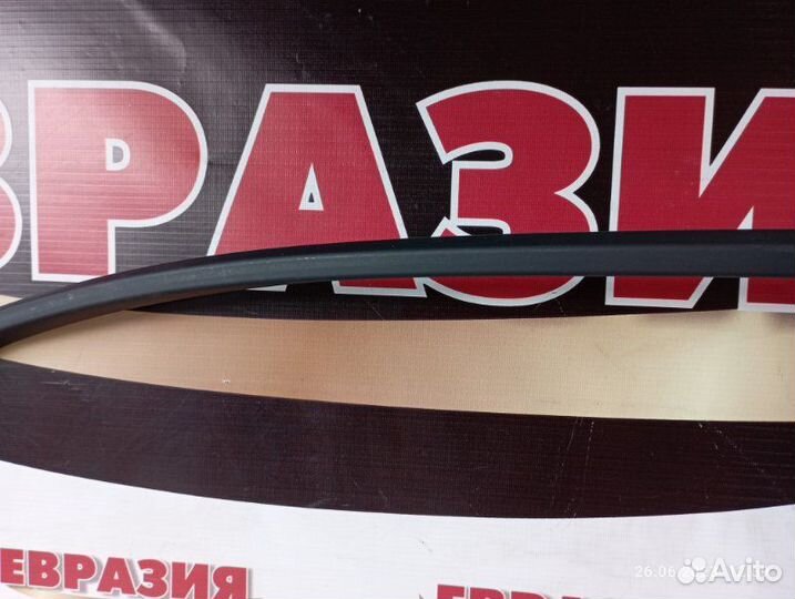 Накладка рамки двери задняя левая Lexus Rx350 2010