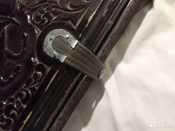 Старинный деревянный резной футляр