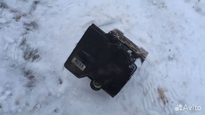 Mazda 6 GG 2003-06 блок ABS 2л механика