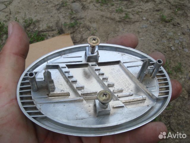 Лифан х60 Эмблема решетки радиатора lifan X60 2015