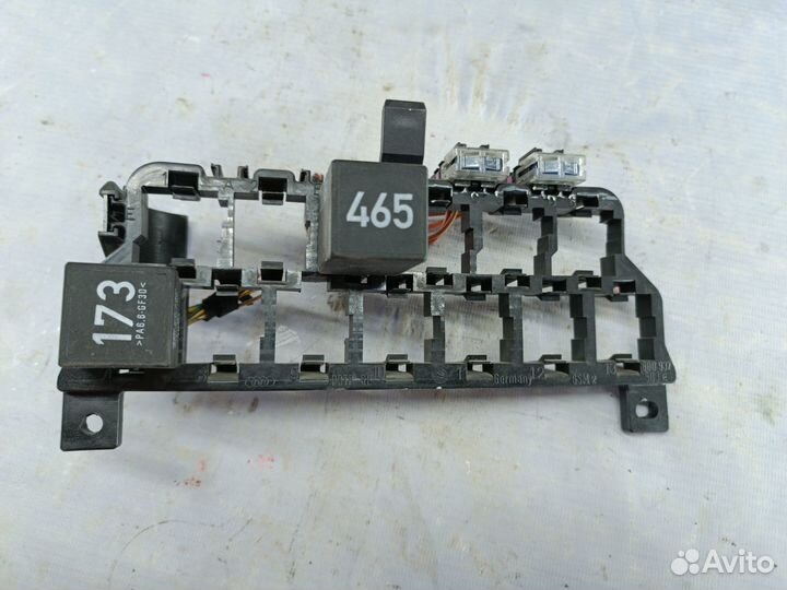 Блок реле Volkswagen Jetta