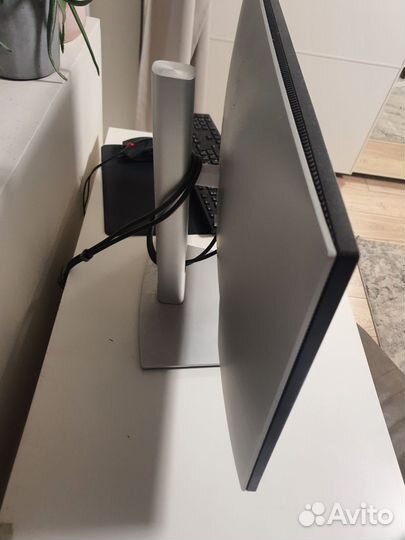 Монитор Dell U2722D