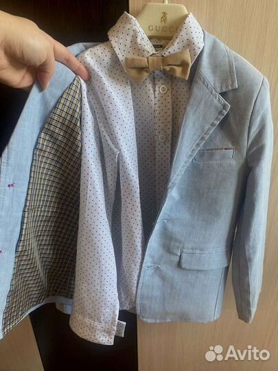 Пиджак с рубашкой и бабочка