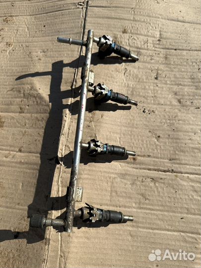 Топливная Рампа,Форсунки Opel Astra J 1,6