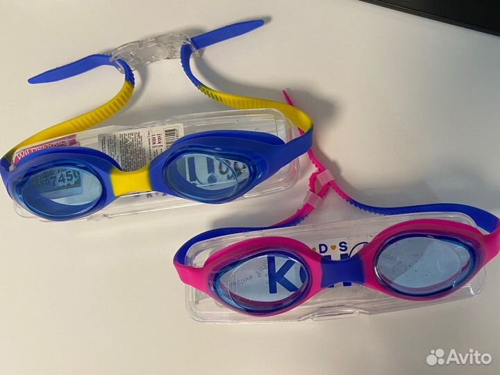 Очки для плавания