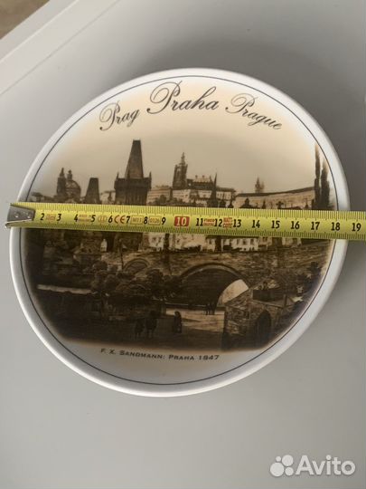 Настенная коллекционная тарелка Praga