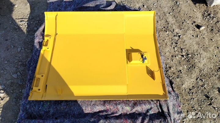 Дверь бокового отсека экскаватора Komatsu PC220-7