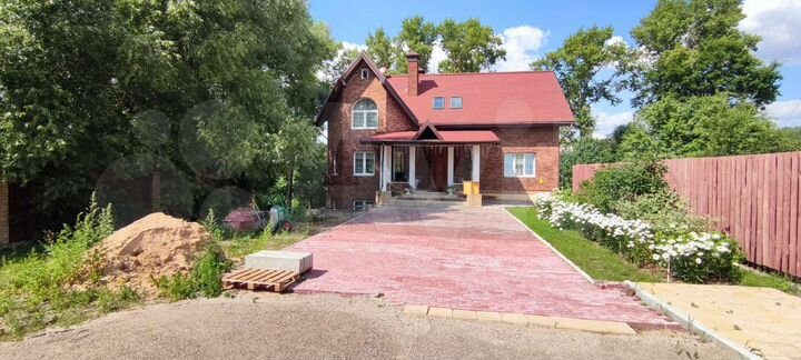 Дом 378 м² на участке 14 сот.