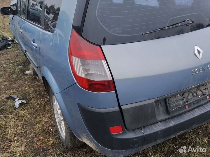 Задний стоп Рено Гранд Сценик