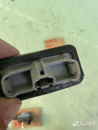 Фонарь подсветки номера toyota rav 4 xa50