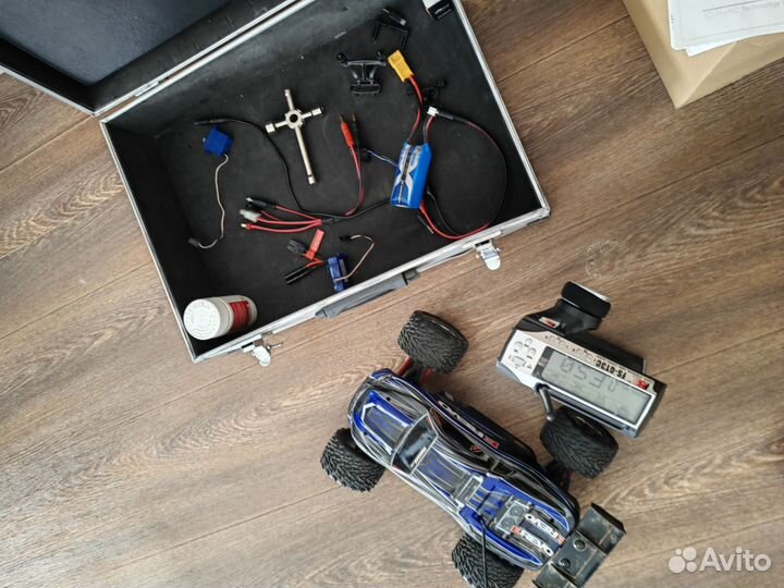 Машина на радиоуправлении Traxxas e-revo 1:16