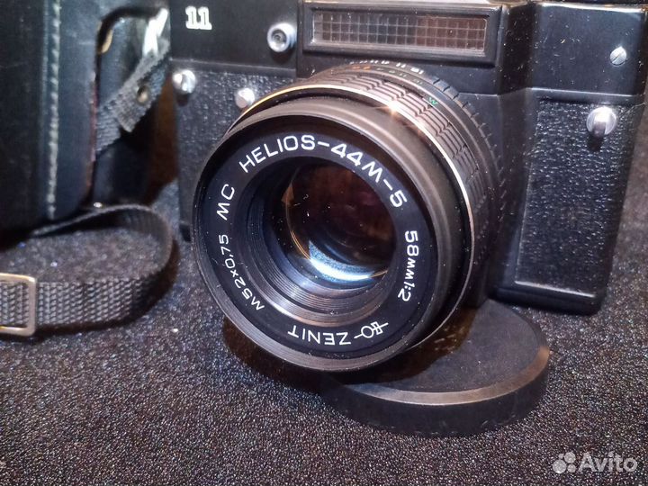 Фотоаппарат СССР Зенит 11 + Гелиос 44м-5