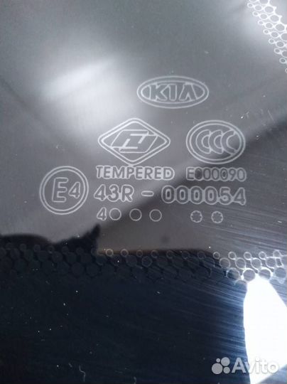 Стекло кузовное глухое левое Kia Rio 3 UB 2011-201