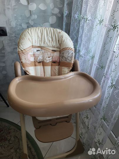 Стульчик для кормления ребенка