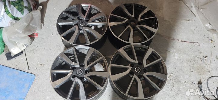 Литье диски r17 5x114. 3 nissan