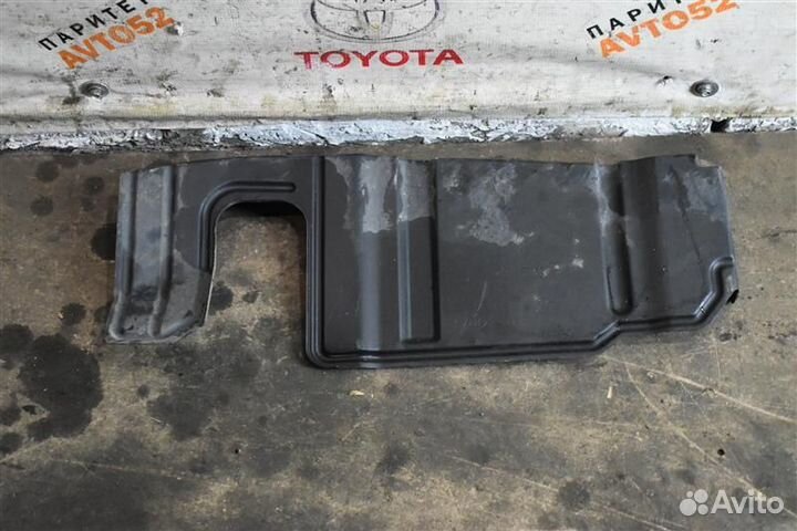 Пыльник двигателя левый Kia Sportage 2 поколение