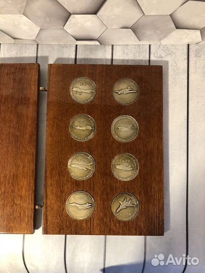 Настольные медали з-да им. Гагарина, 275 лет ран