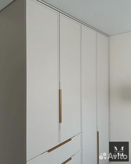 Шкаф распашной с фрезеровкой