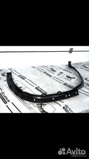 Накладка крыла задняя правая Lexus Rx 4