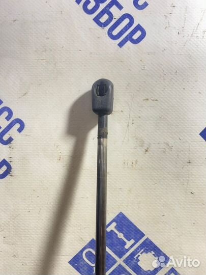 Амортизатор багажника задний правый Ford Fusion