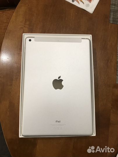 iPad 2019 7 поколения 128 GB wi-fi + cellular