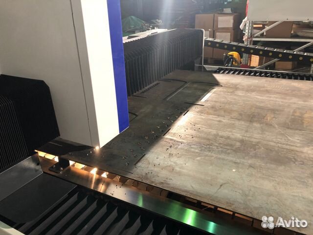 Лазерный станок по металлу 1000 1500 В W