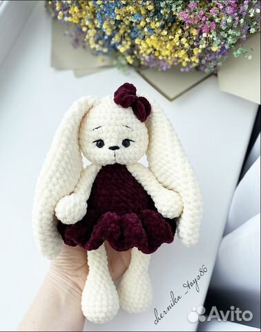 Вязаный зайка в ассортименте,вязаные игрушки