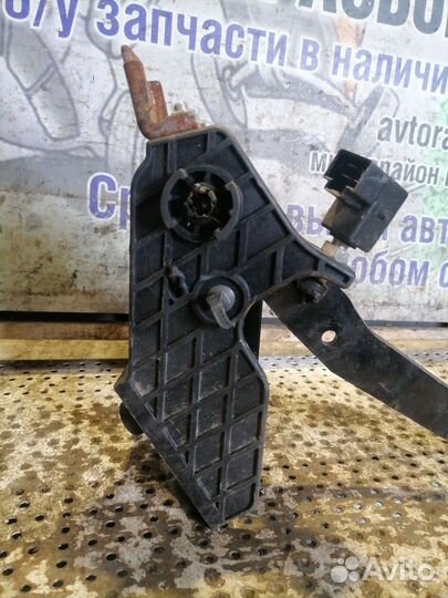 Педаль тормоза Kia Ceed