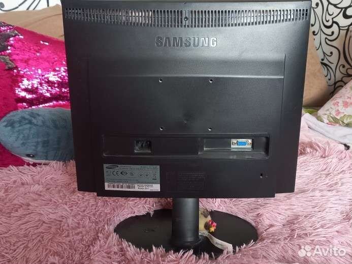 Монитор Samsung
