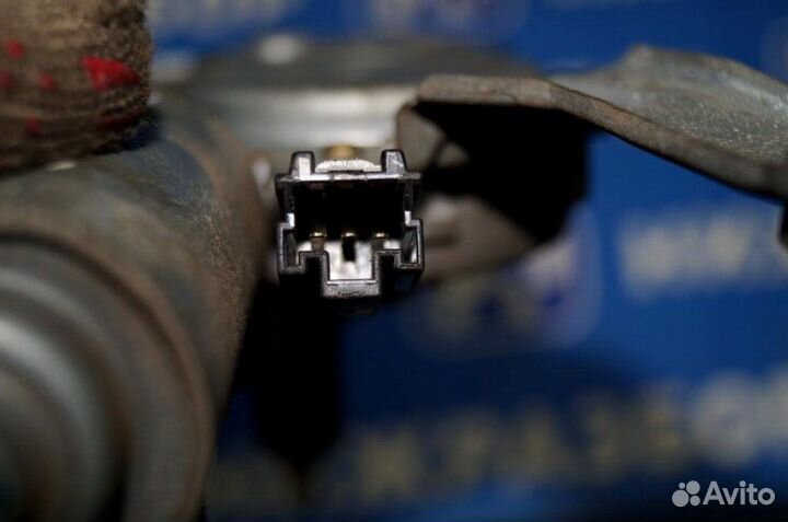 Моторчик стеклоочистителя задний Mitsubishi