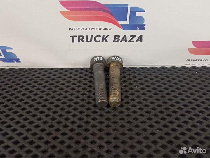 Комплект болтов сошки поворотного кулака