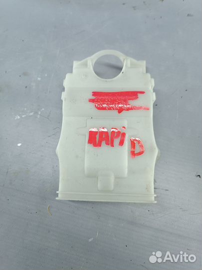Колпачок кронштейна дверной ручки skoda Rapid