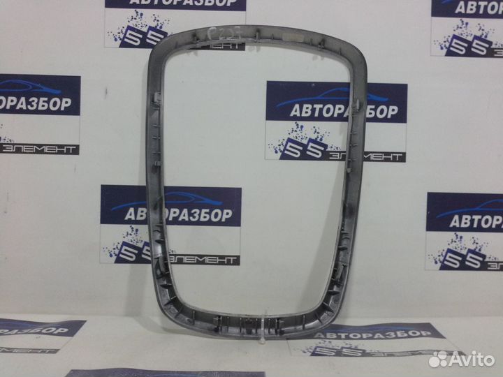 Рамка магнитолы центральная Peugeot 207