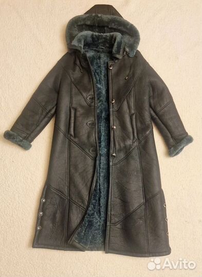 Дублёнка из овчины с капюшоном