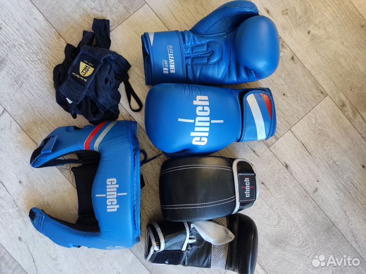 Боксерские перчатки