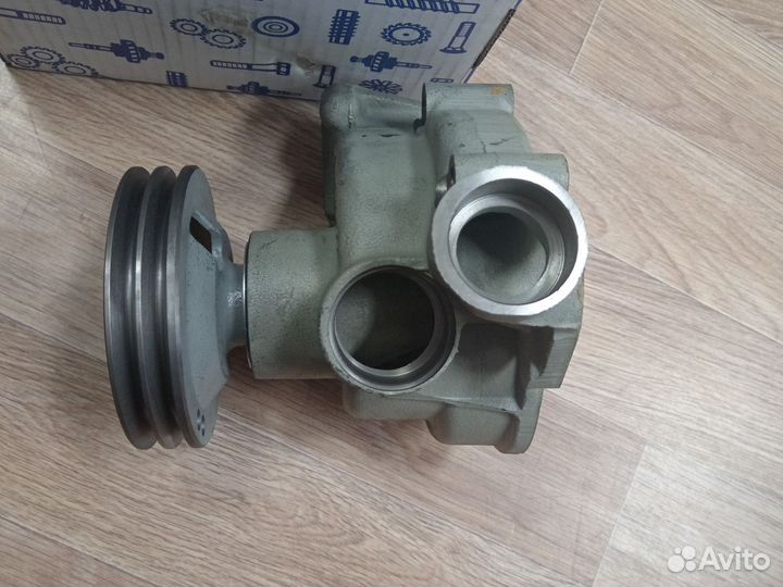 Водяной насос двигателя камаз740