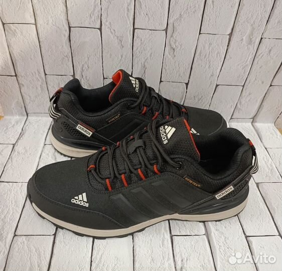 Кроссовки adidas