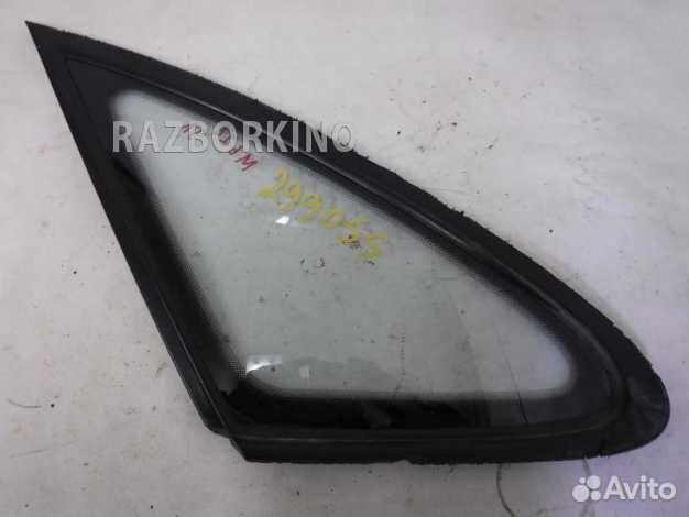 Форточка заднего левого крыла
